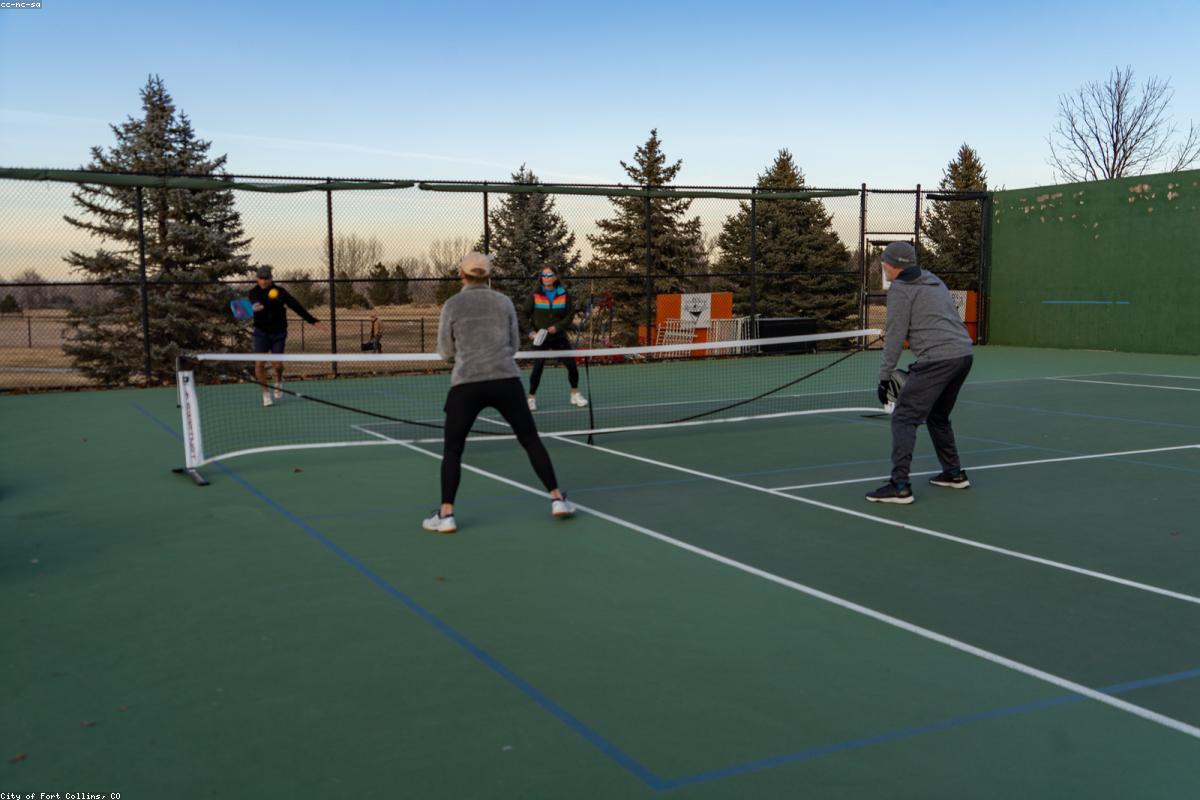 Pickleball vs Tennis: What's the Difference for Beginners?